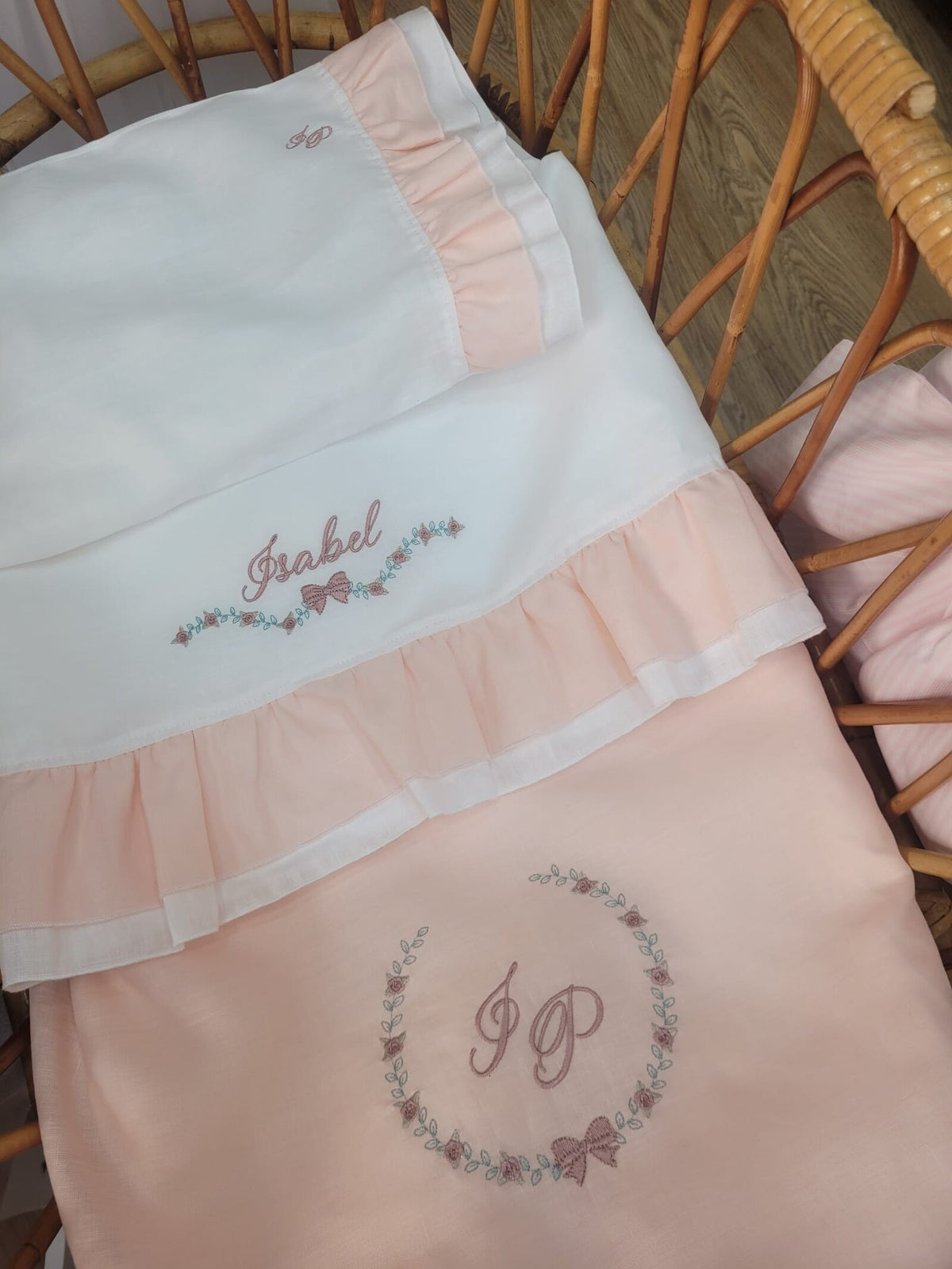 Lenzuolino con doppia rouche in lino