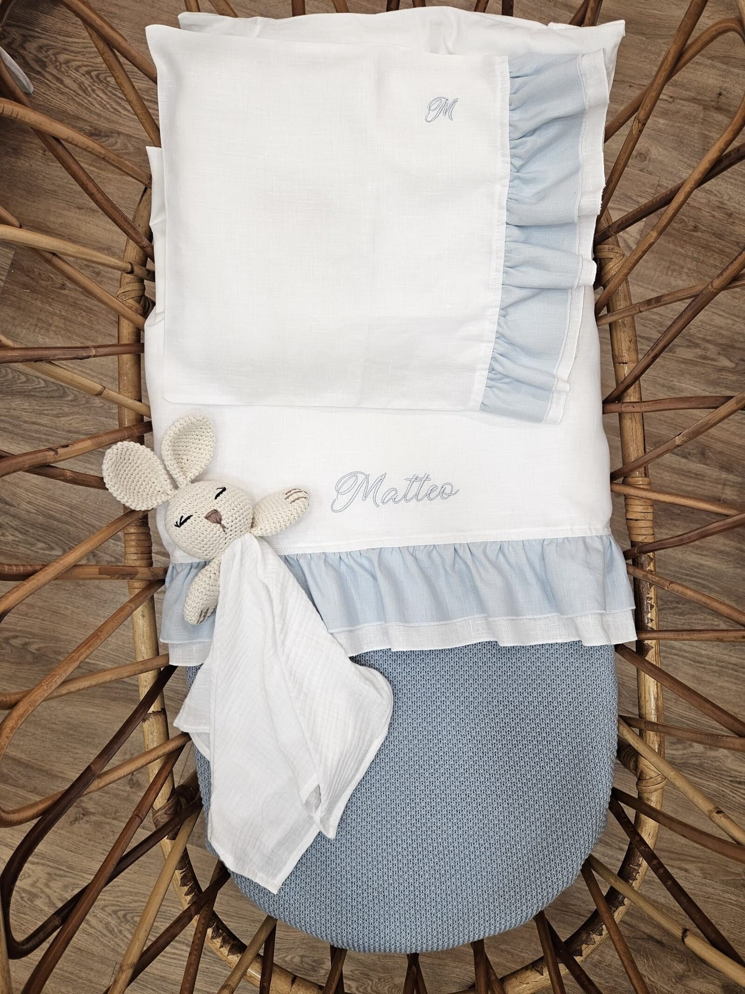 Lenzuolino con doppia rouche in lino