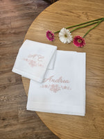 Coppia di asciugamani in puro lino con punto a giorno