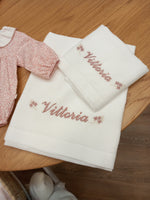 Coppia di asciugamani in puro lino con punto a giorno