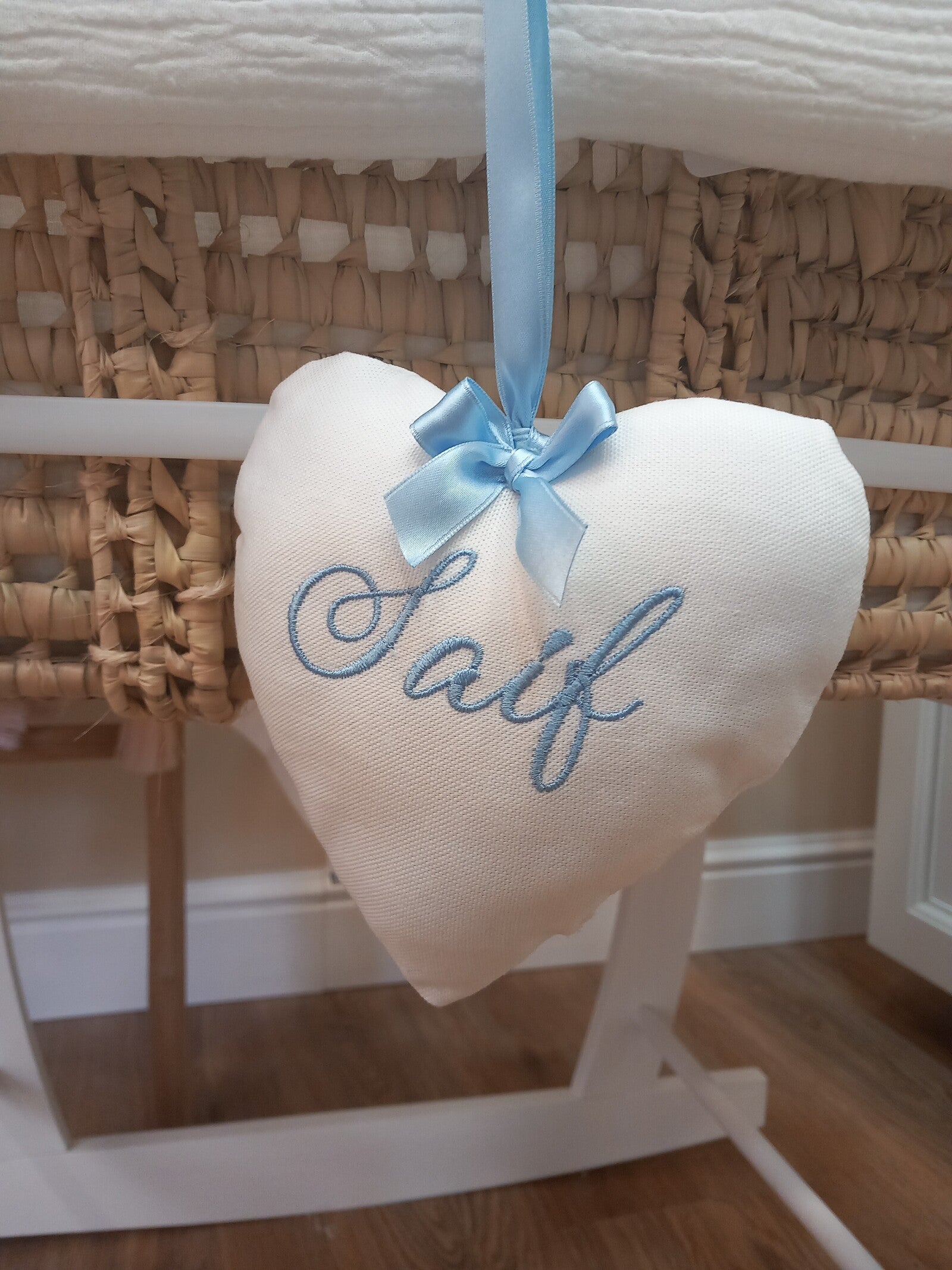 Pendente a Cuore con ricamo