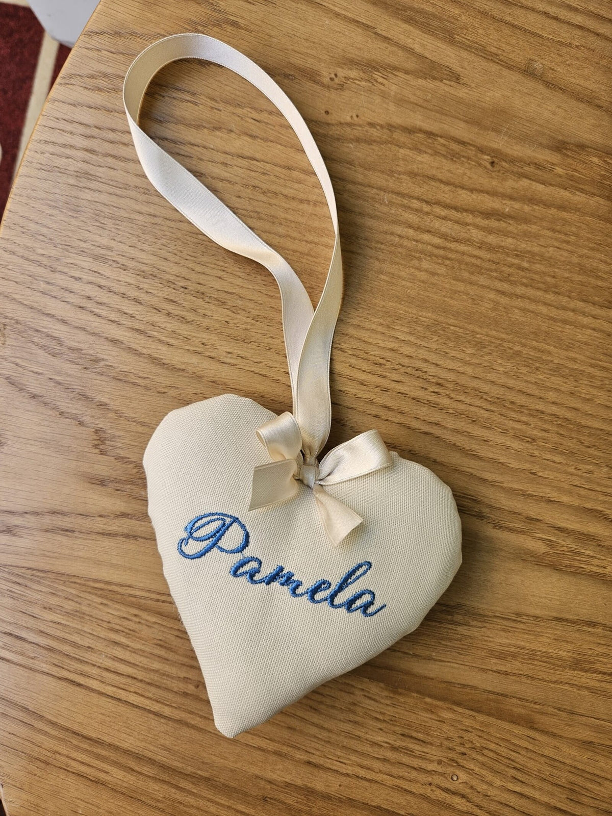 Pendente a Cuore con ricamo