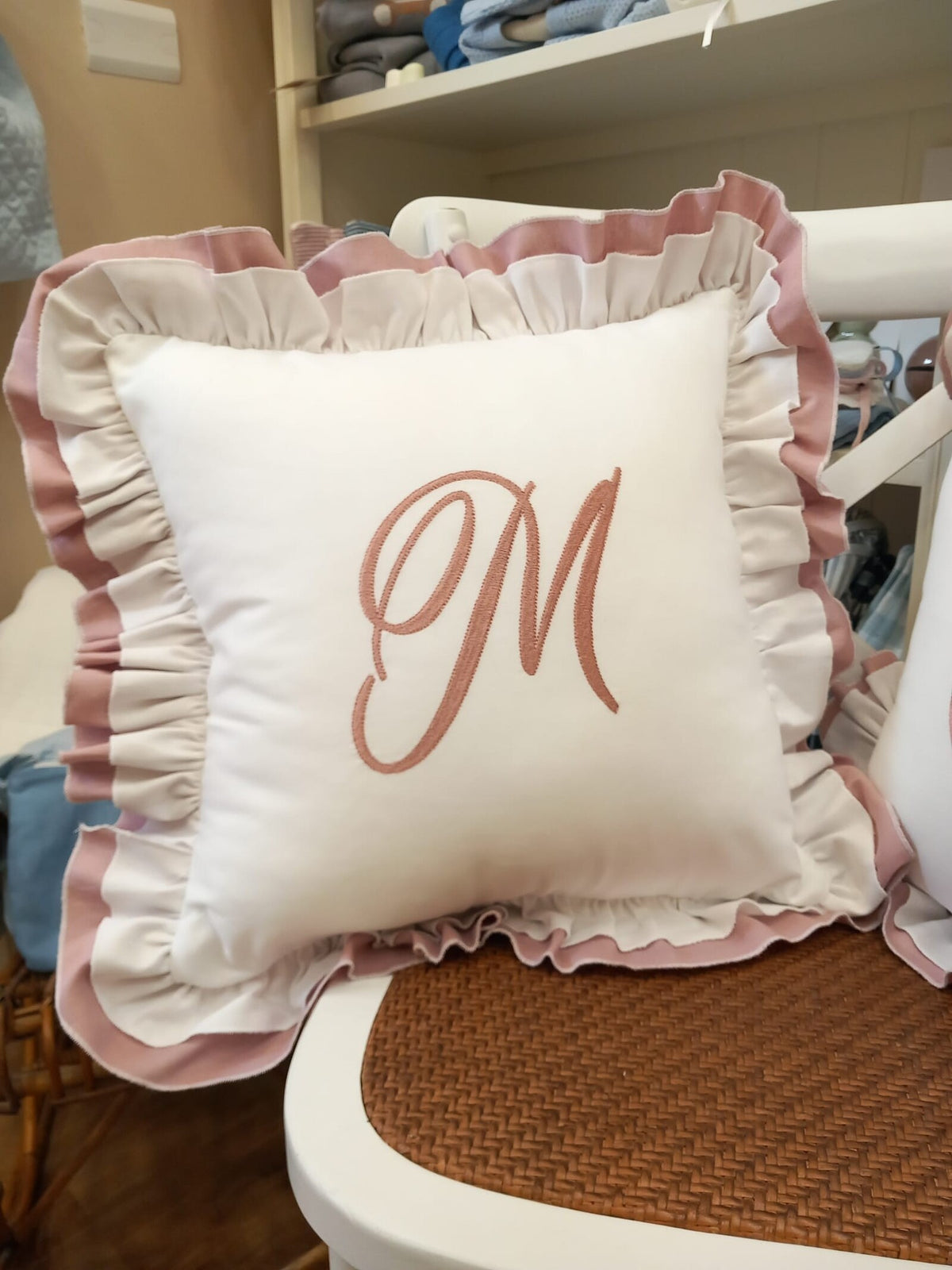 Cuscino in cotone con doppia rouche