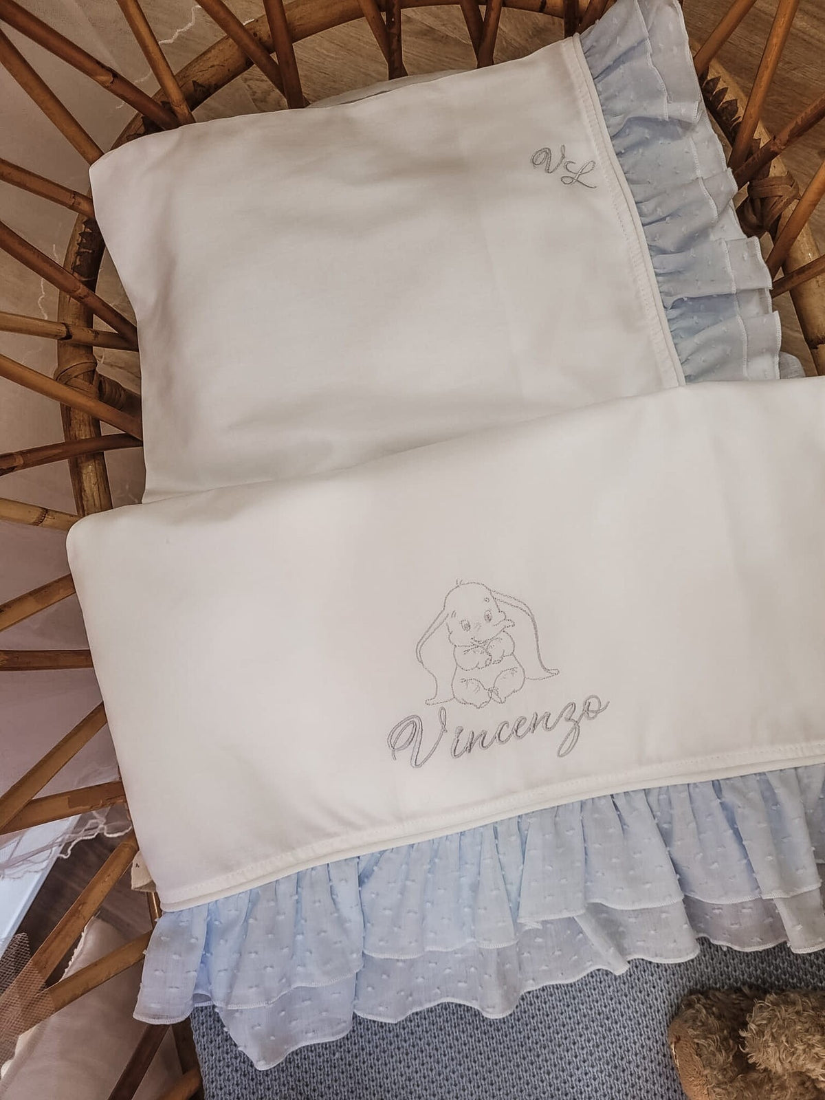 Lenzuolino con doppia rouche di plumetis