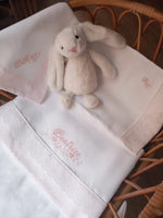 Lenzuolino personalizzato con fascia in plumetis e sangallo