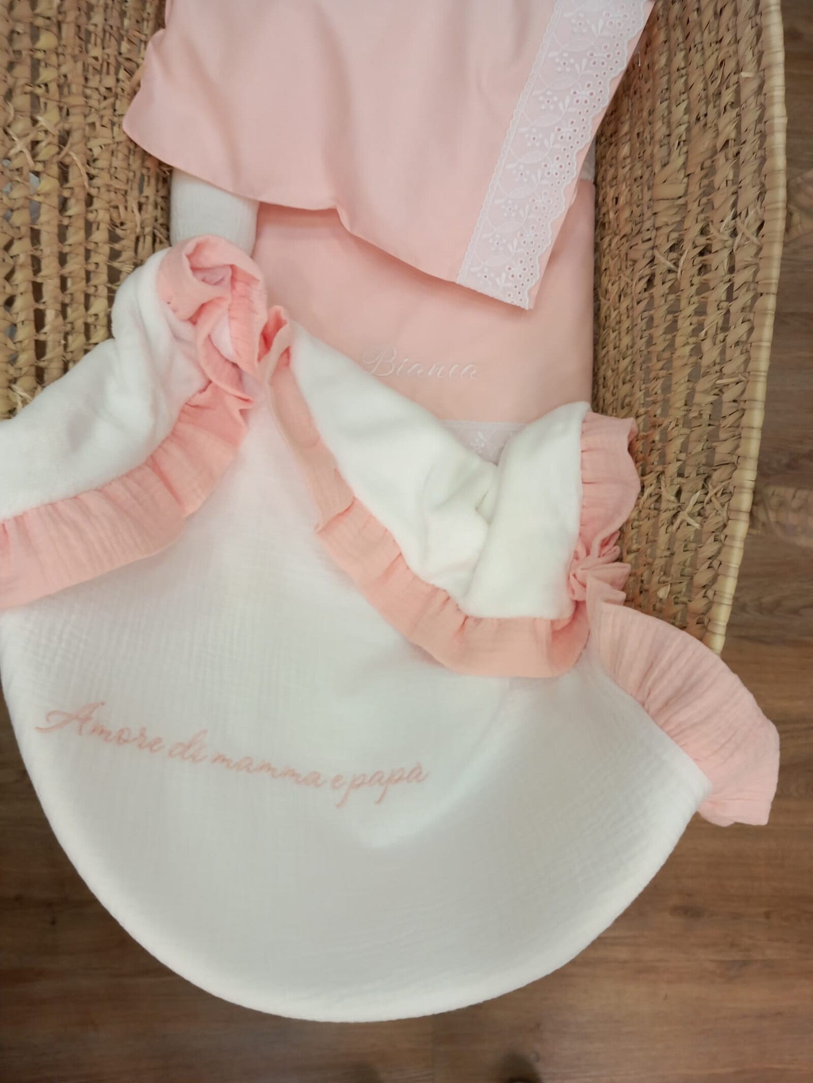 Copertina neonato in mussola con rouche