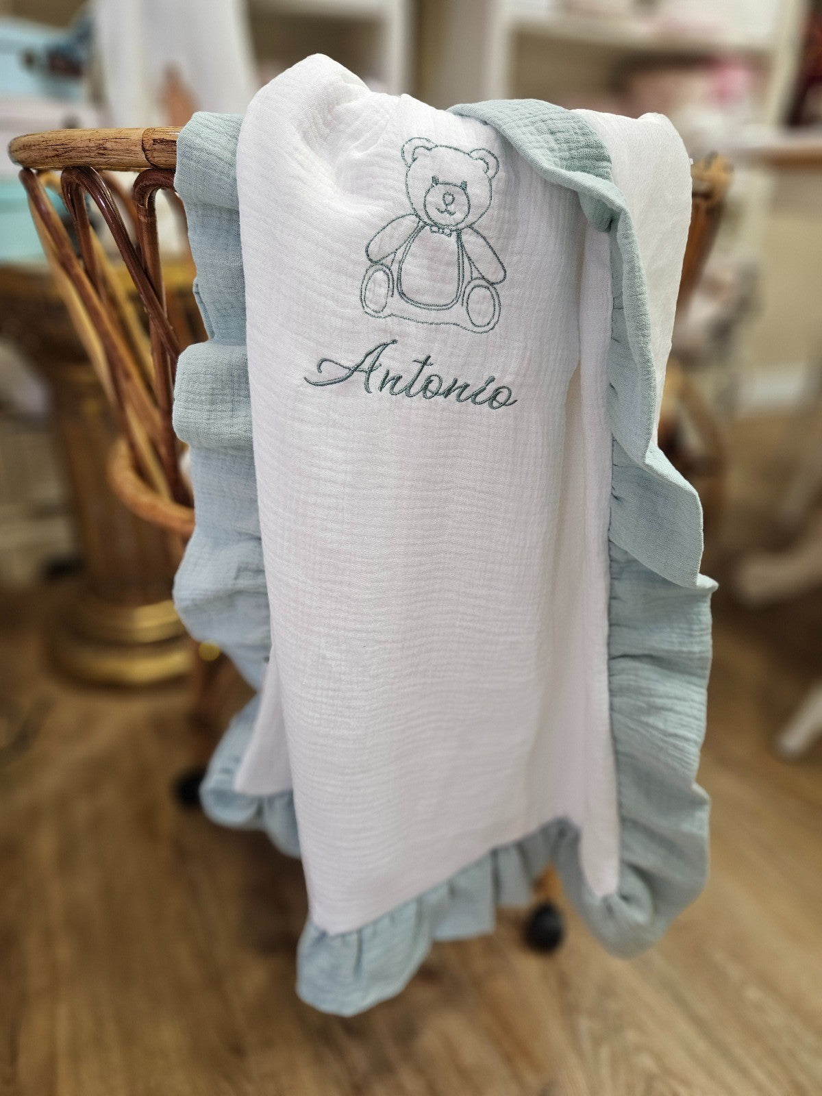 Copertina neonato in mussola con rouche