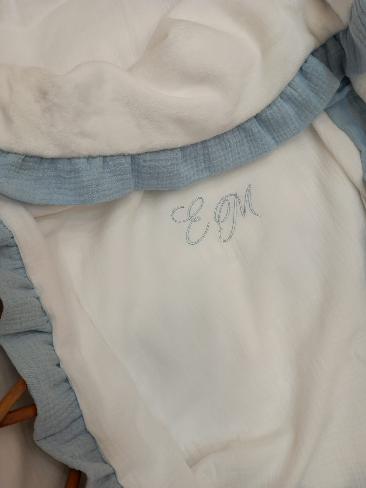 Copertina neonato in mussola con rouche