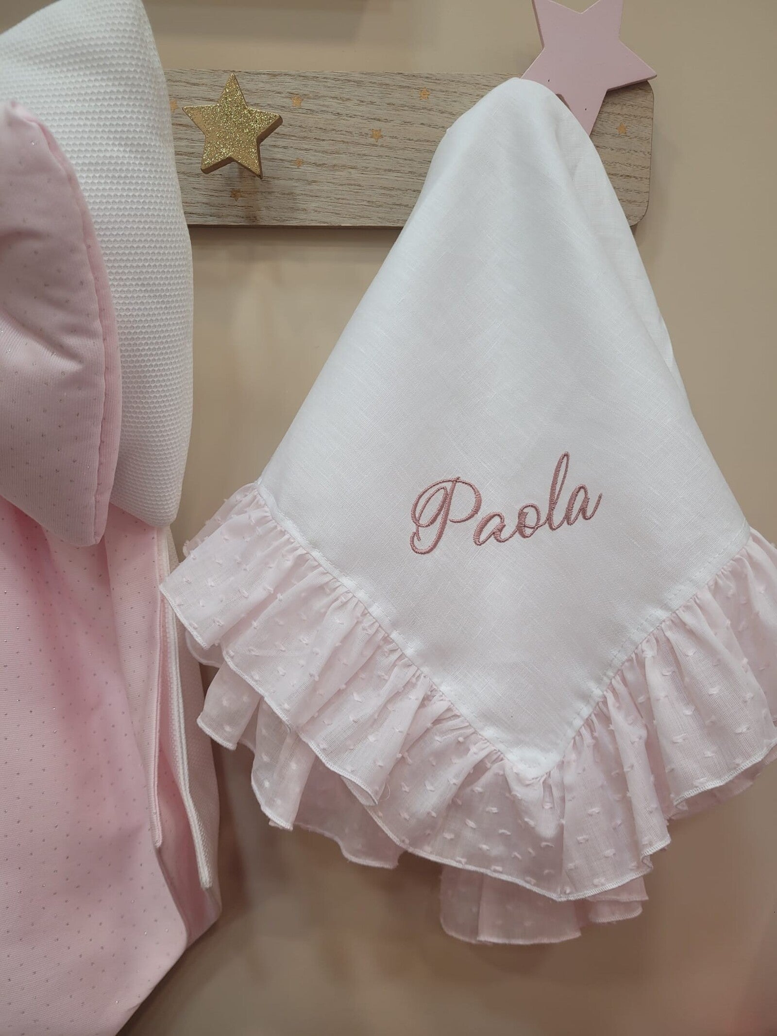 Quadrato in lino con rouche in plumetis