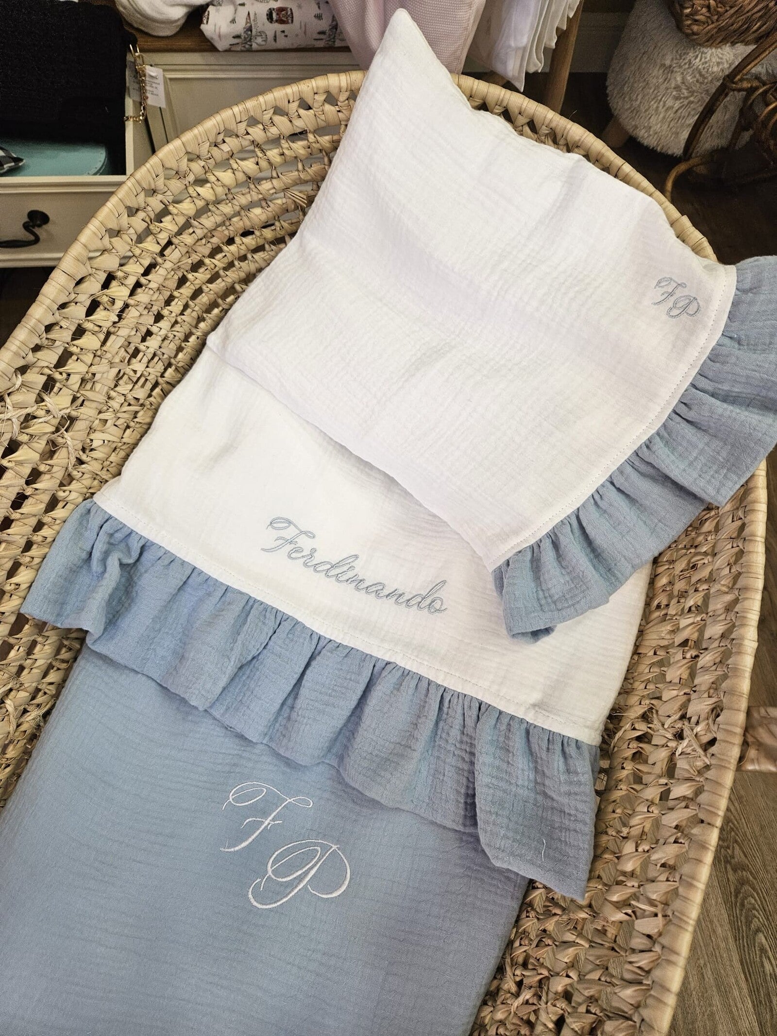 Coordinato nascita in mussola, Lenzuolino con federa cuscino, coprimaterassino e copertina