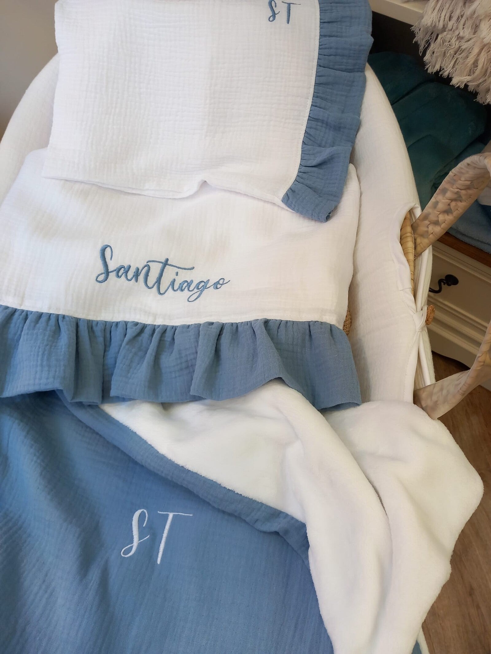 Coordinato nascita in mussola, Lenzuolino con federa cuscino, coprimaterassino e copertina