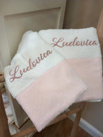 Coppia di asciugamani in spugna di cotone e plumetis