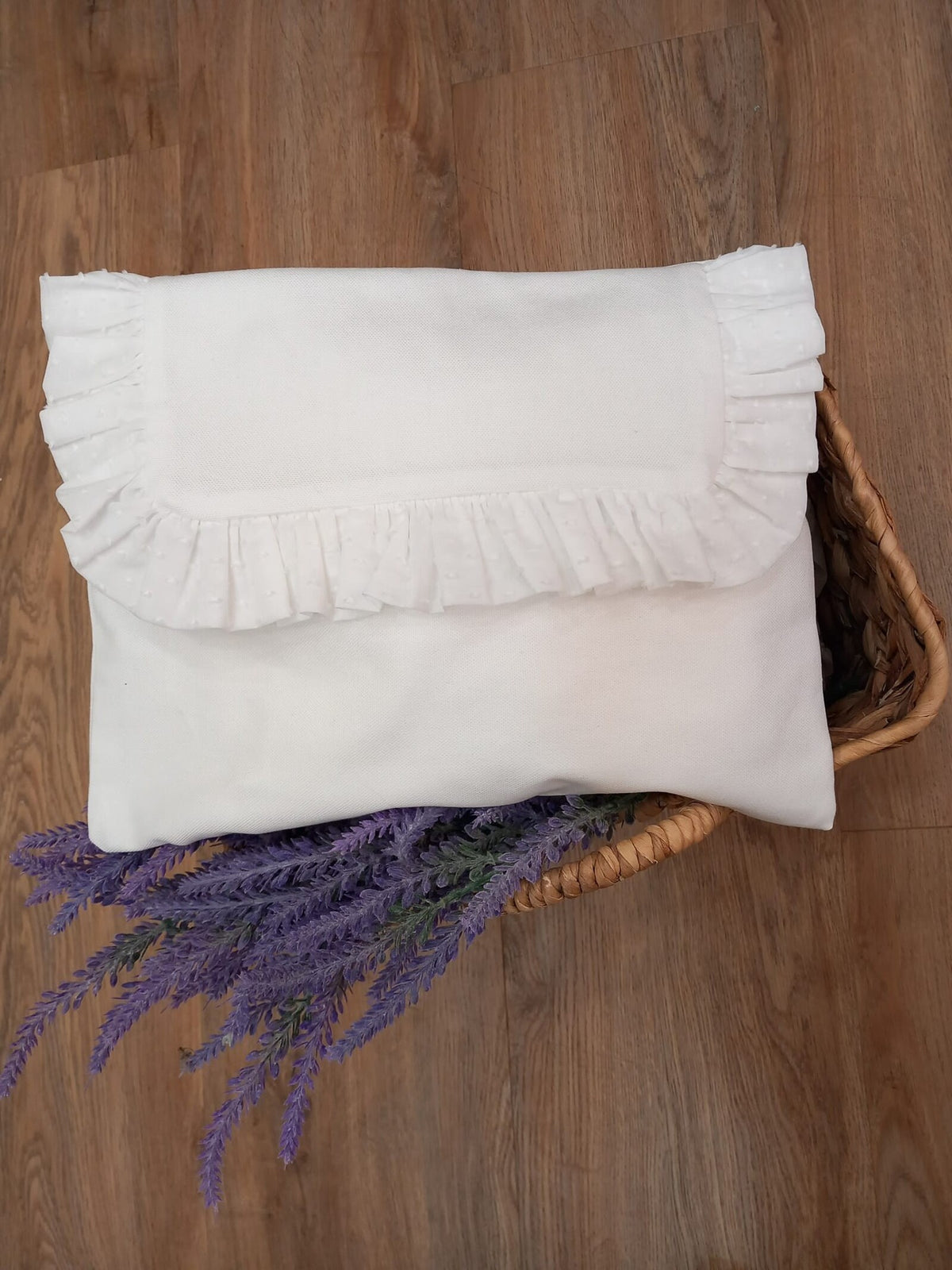 Busta nascita con rouche in plumetis