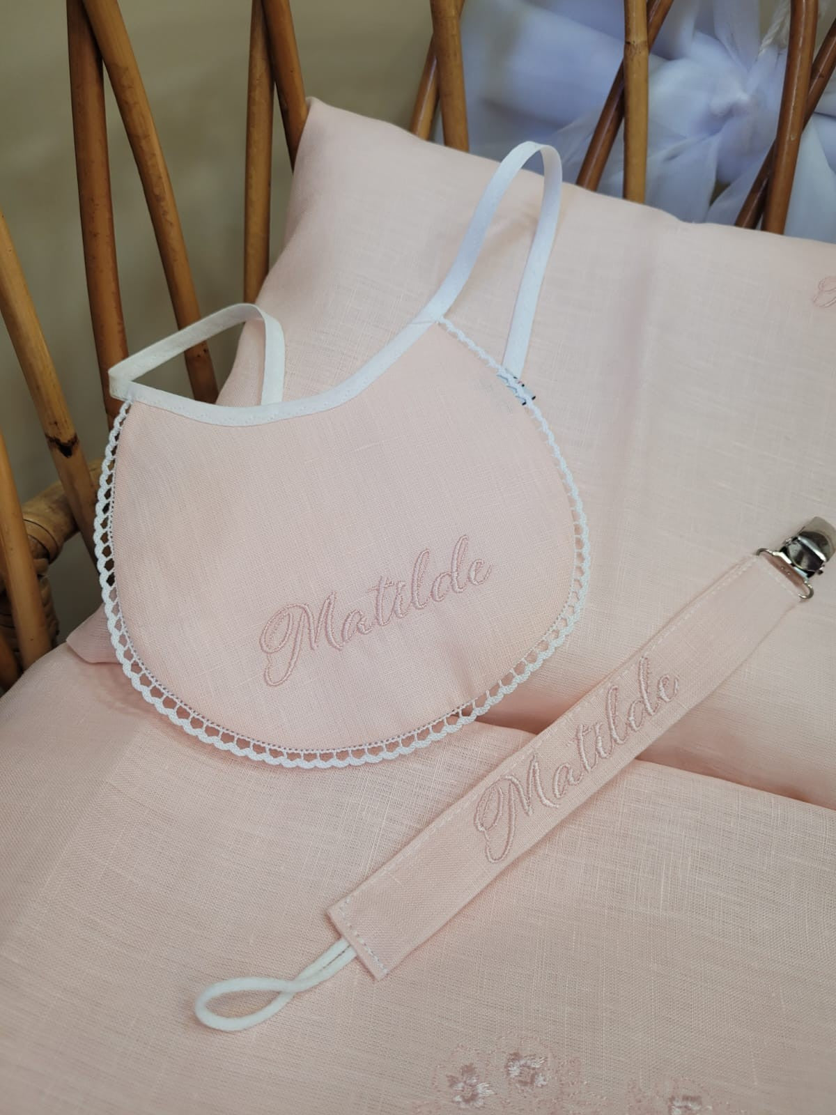 Bavaglino e portaciuccio in lino