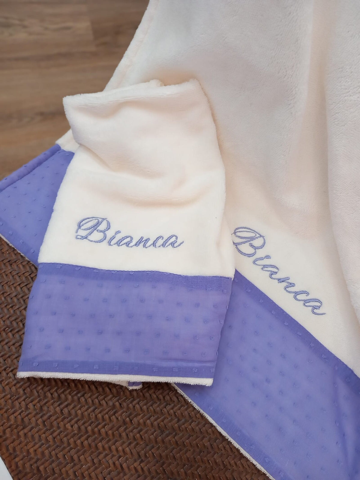 Coppia di asciugamani in spugna di bamboo e plumetis