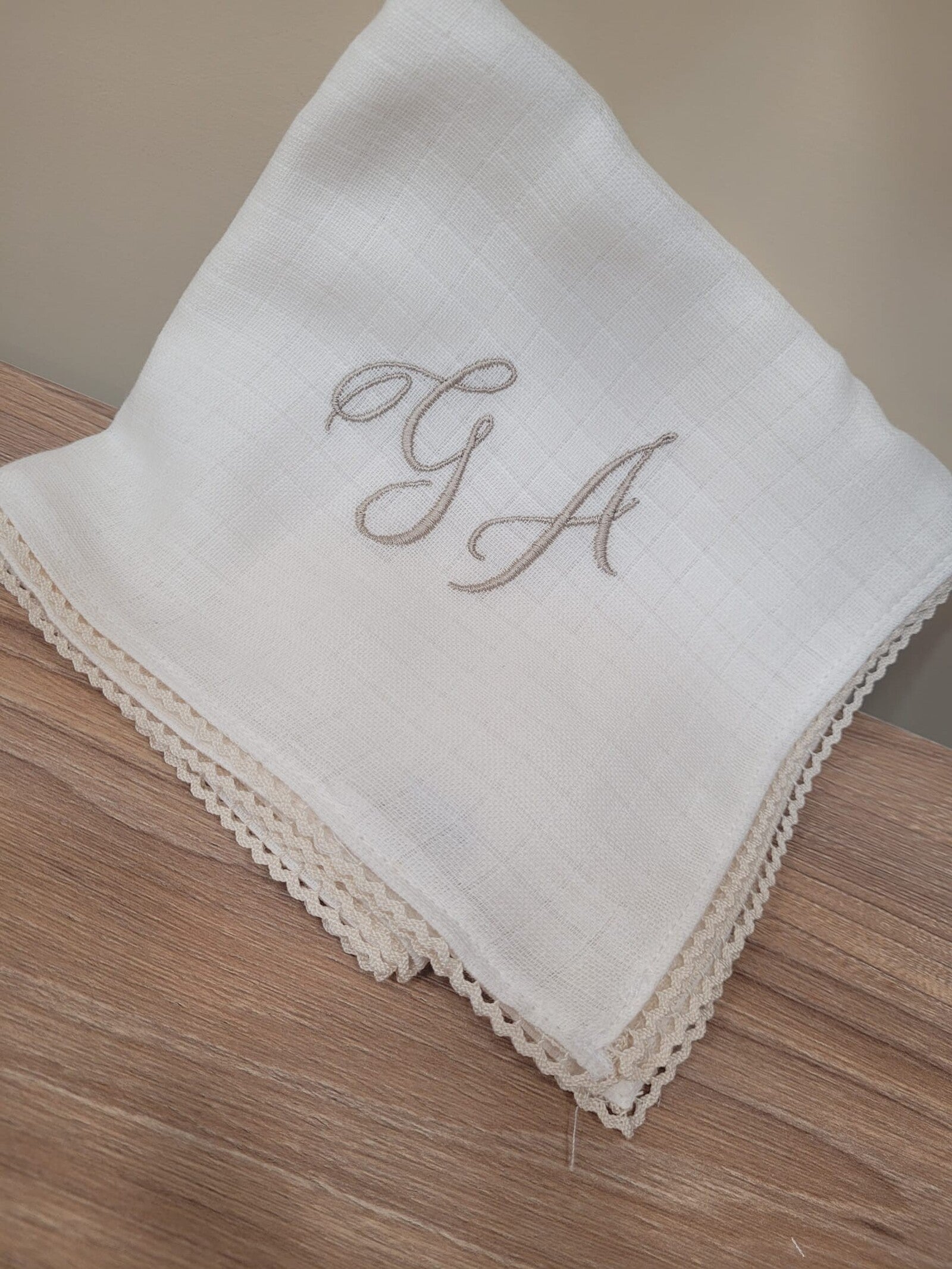 Quadrato in cotone con merlettino