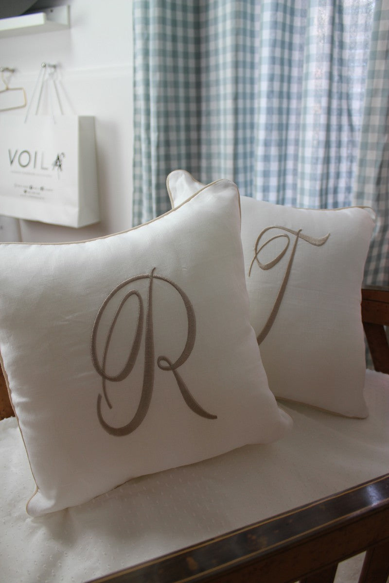 Cuscino Monogram in lino
