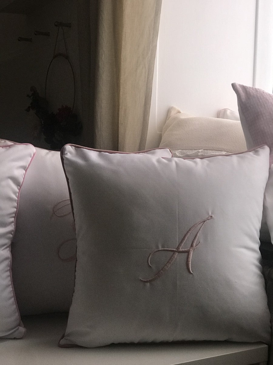 Cuscino Monogram in lino