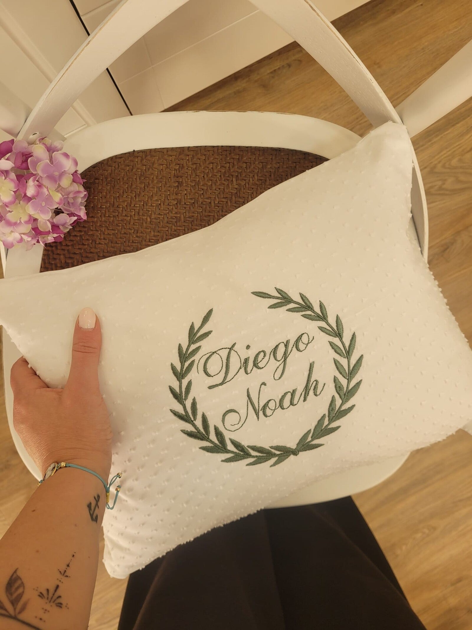 Cuscino decorativo in plumetis