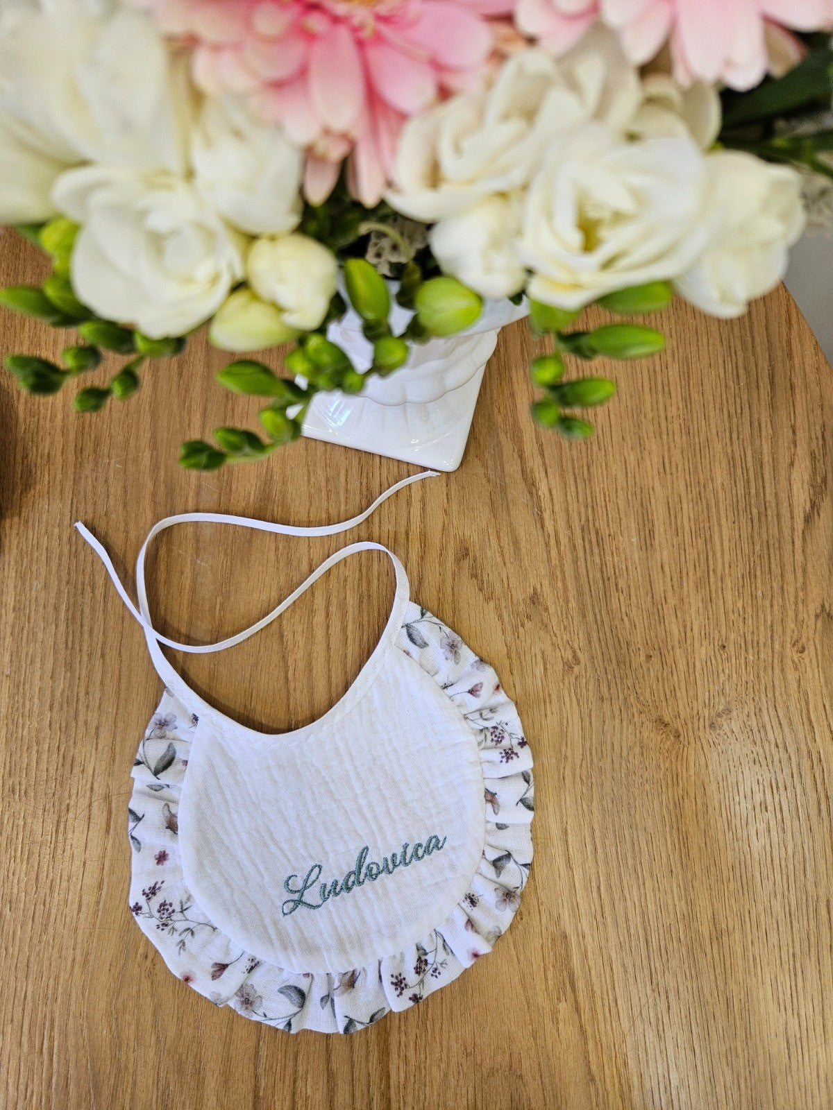 Bavaglino con rouche MOUSSE