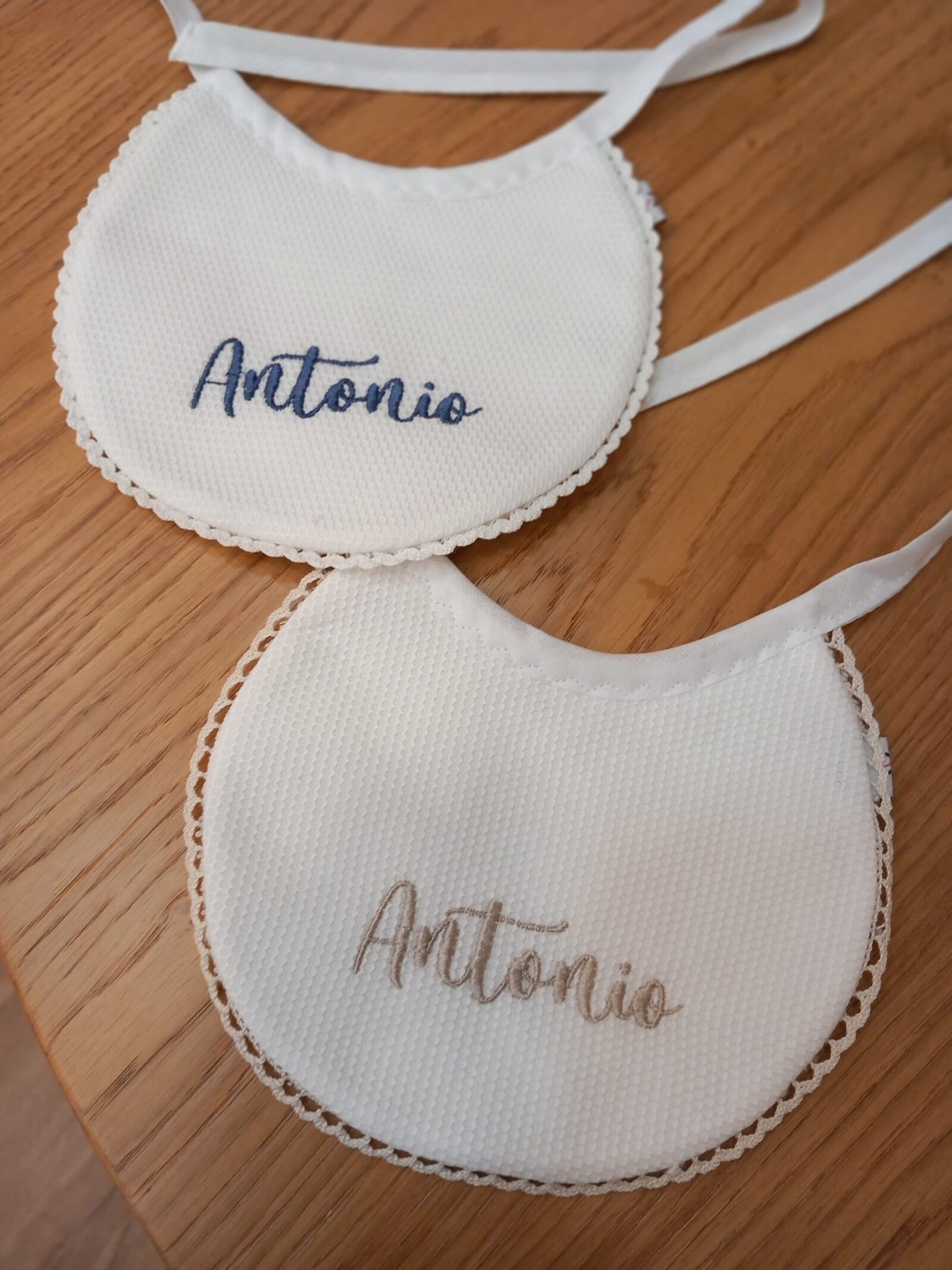 Bavaglino Baby Love con merlettino