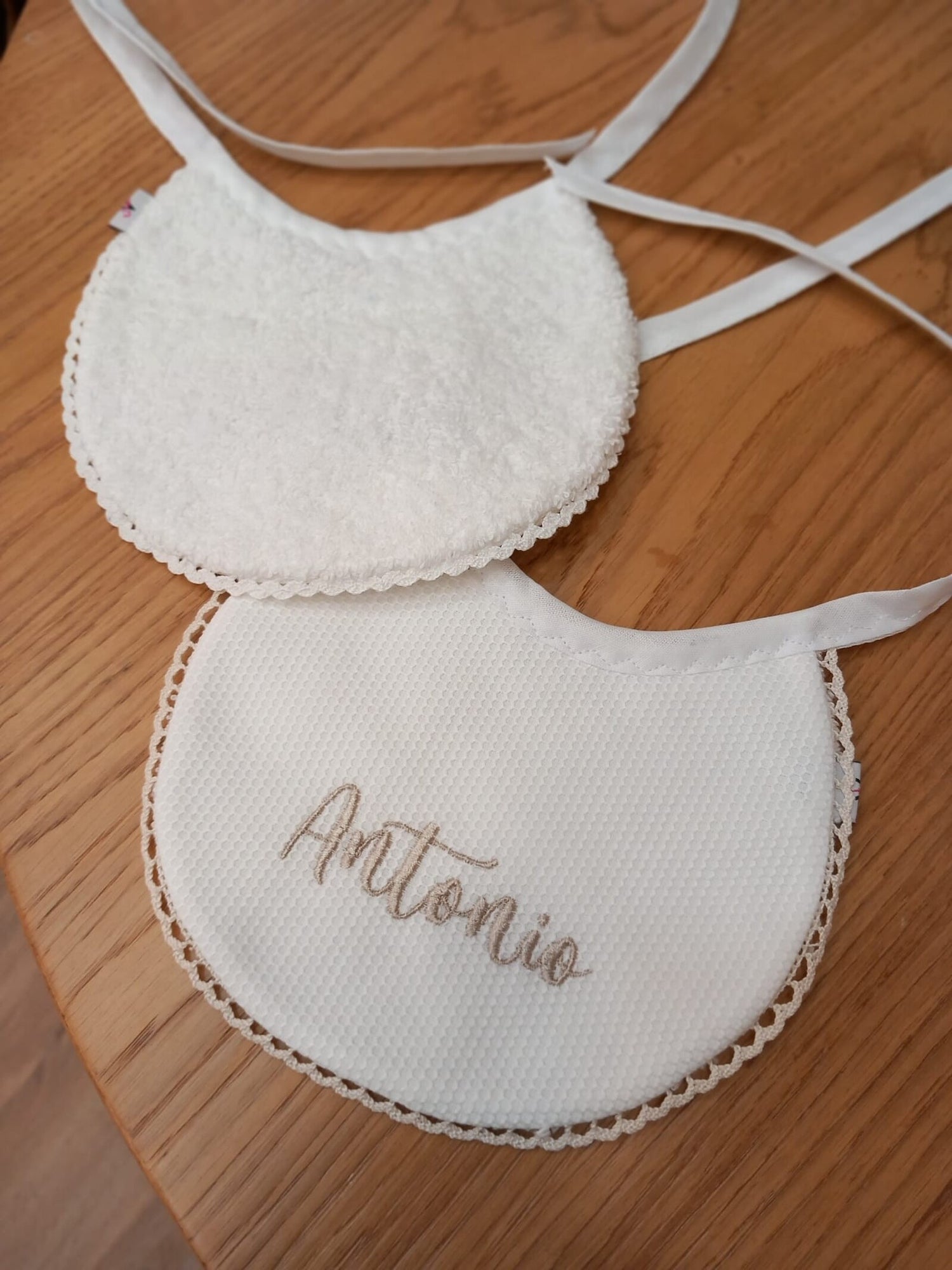 Bavaglino Baby Love con merlettino