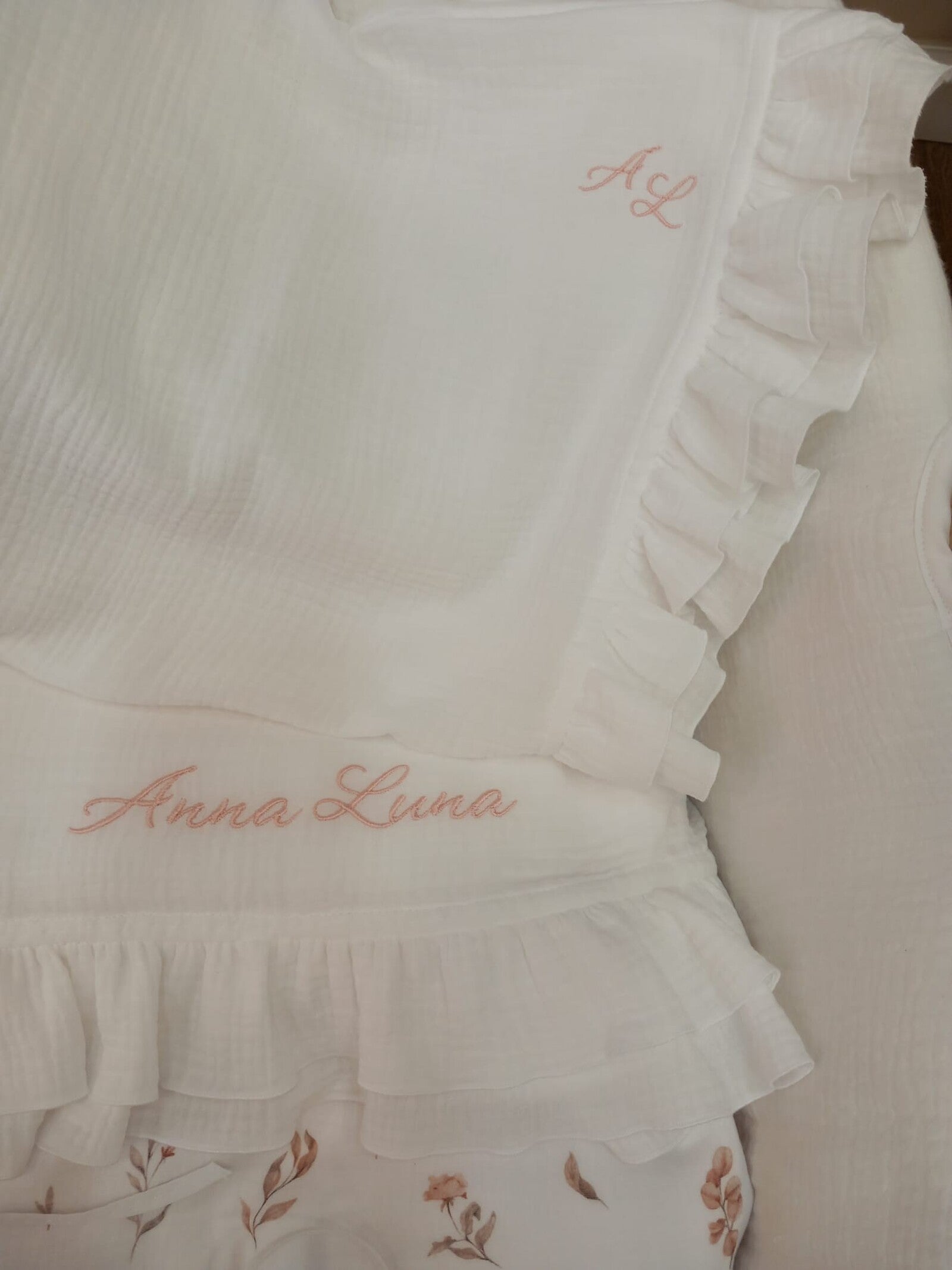 Lenzuolino in mussola con doppia rouche