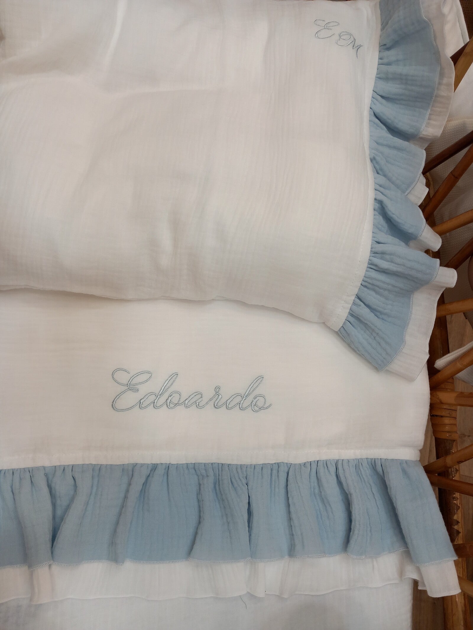 Lenzuolino in mussola con doppia rouche