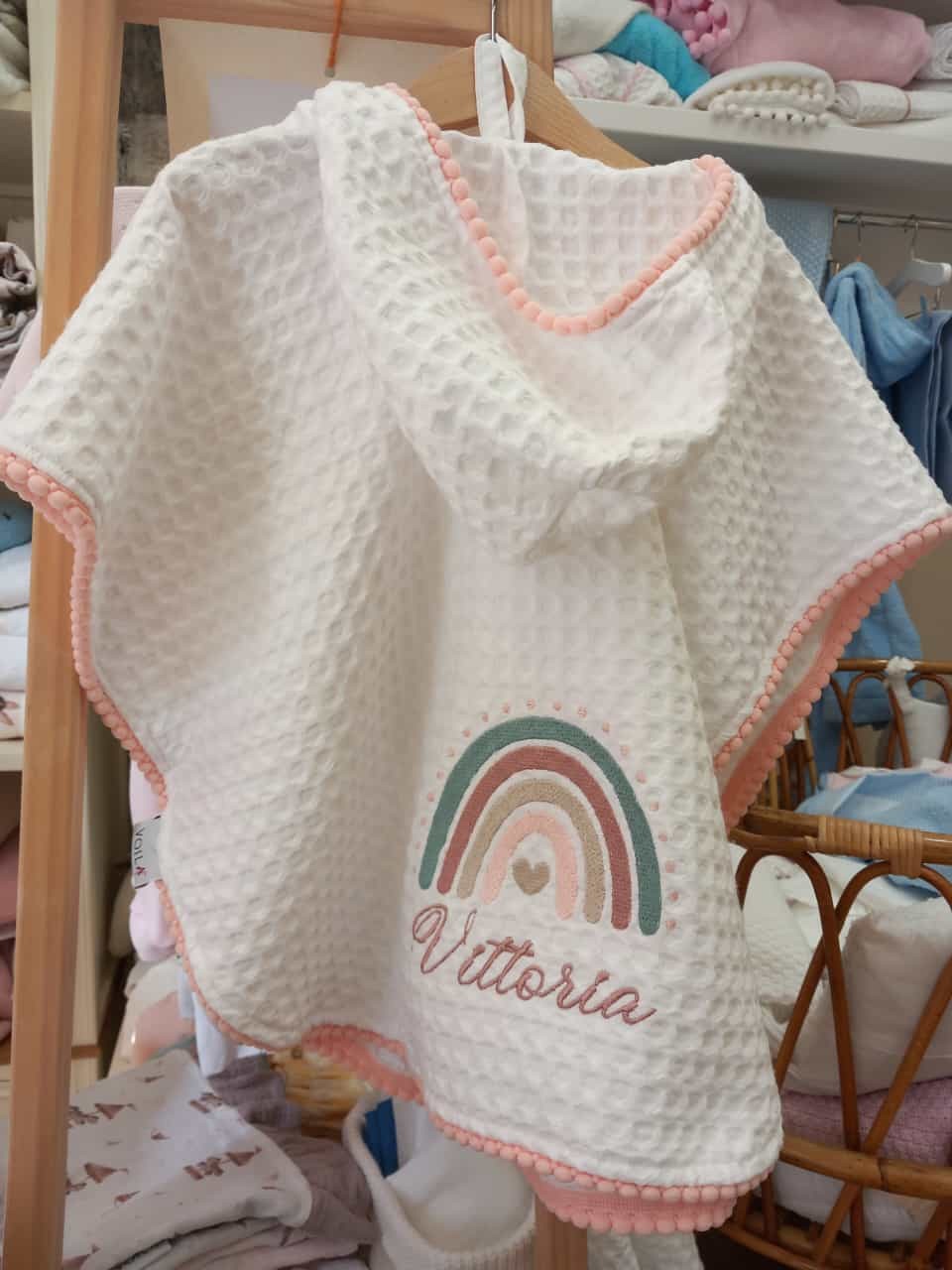 Accappatoio poncho in apone e pon pon