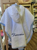 Accappatoio poncho in apone e pon pon