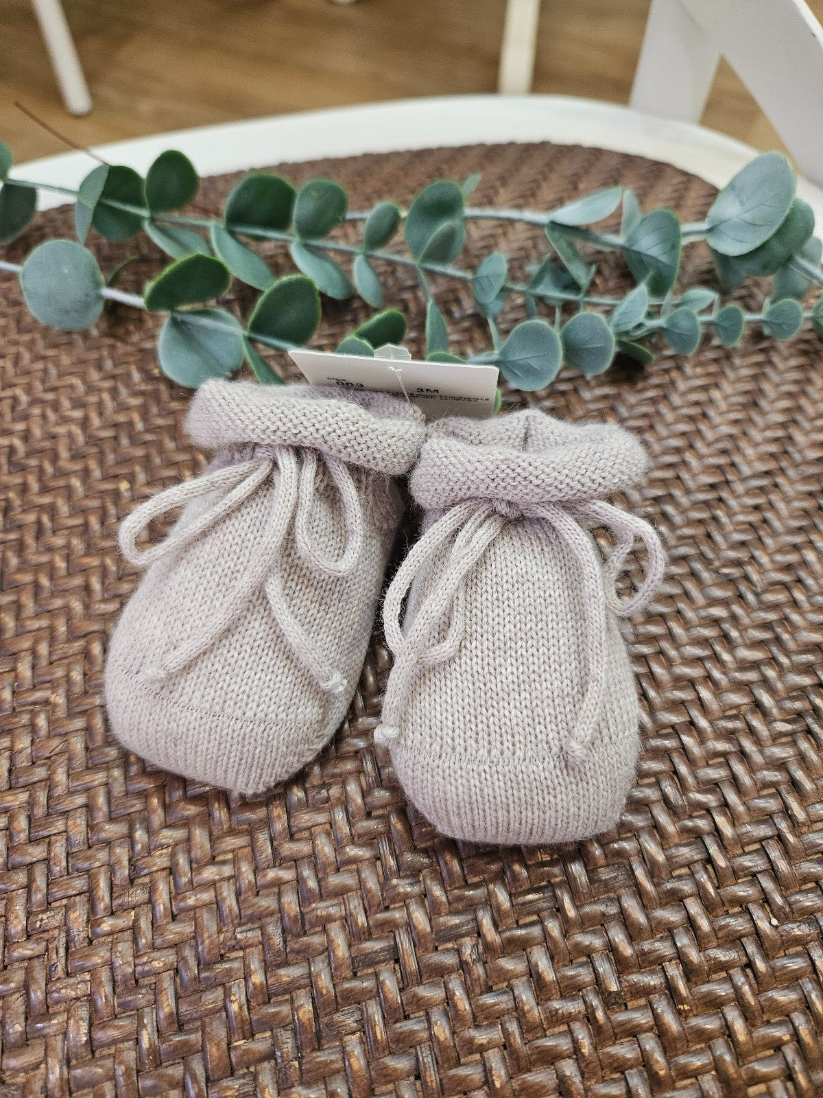 Scarpine neonato in lana con laccetti