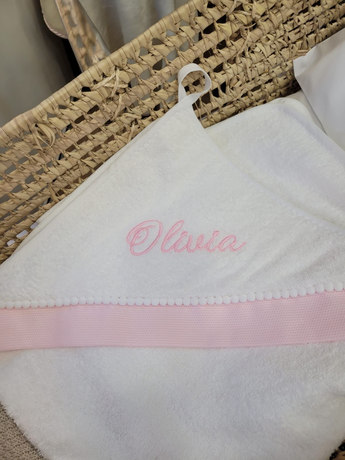 Accappatoio Baby Love in spugna di cotone e pon pon al cappuccio