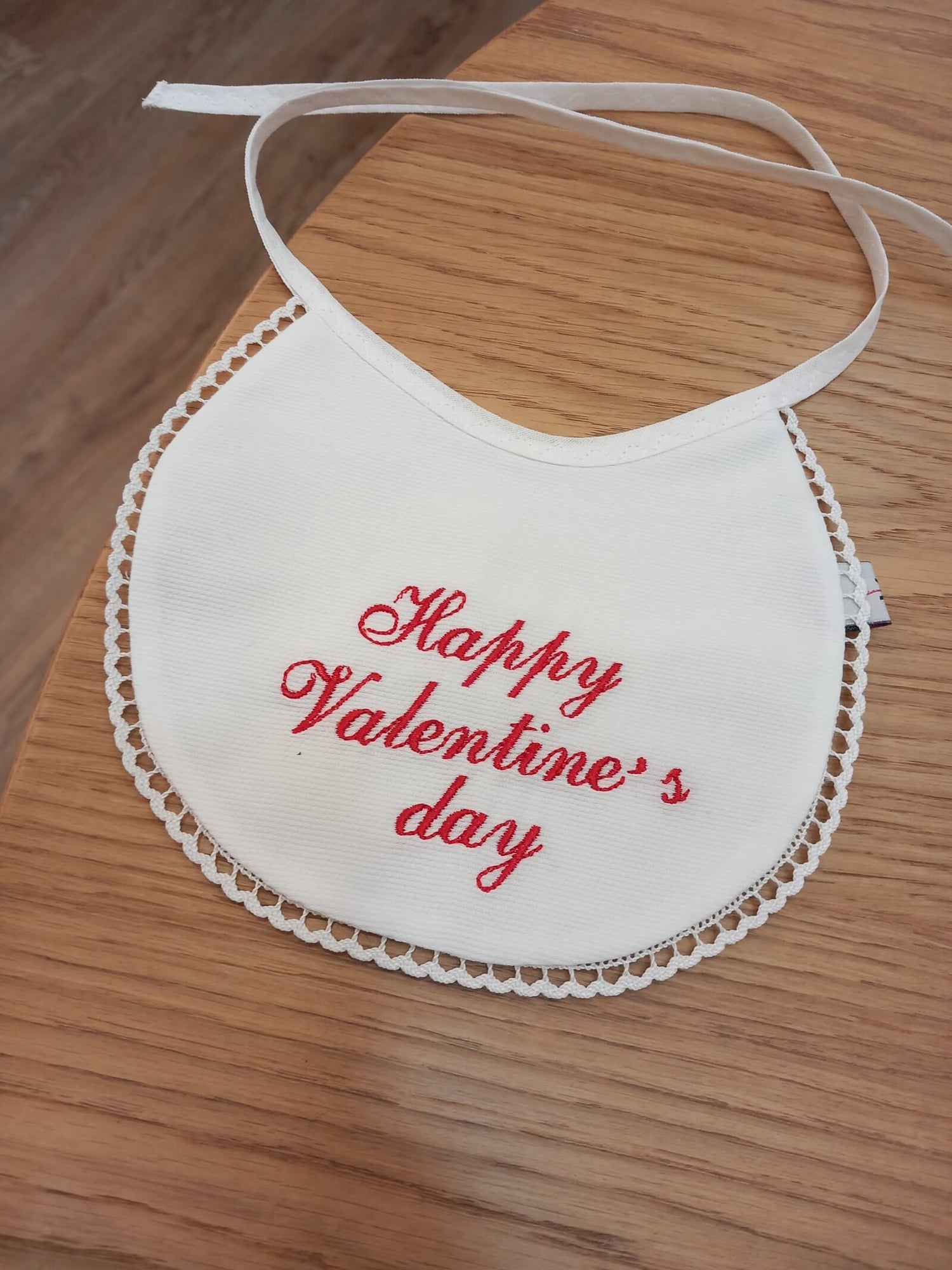 Bavaglino San Valentino con merlettino