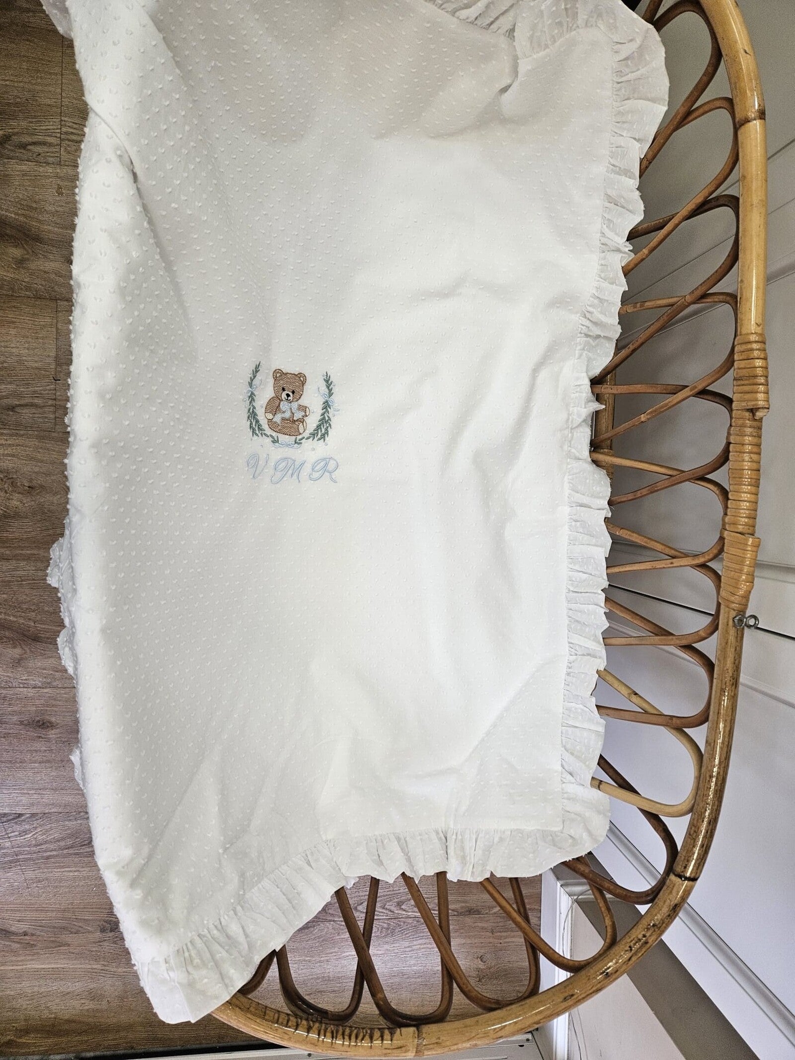 Copertina neonato in plumetis con rouche