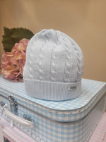 Cappellino neonato in filo con treccia - Il Trenino
