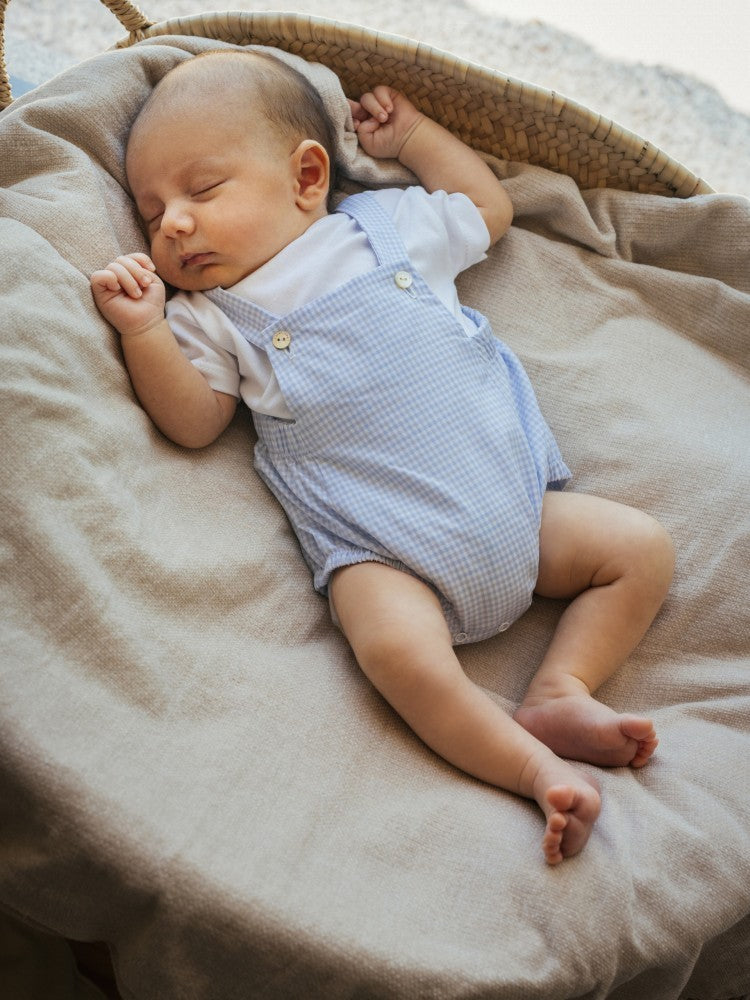 Completo due pezzi in cotone, t-shirt e salopette