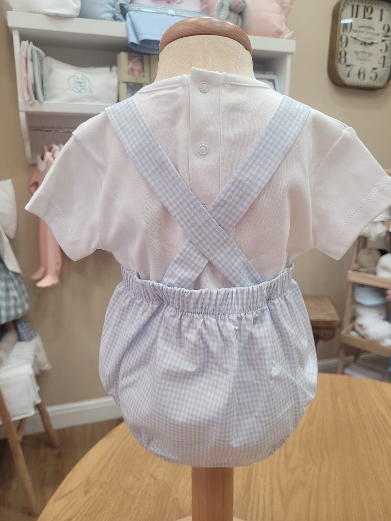 Completo due pezzi in cotone, t-shirt e salopette