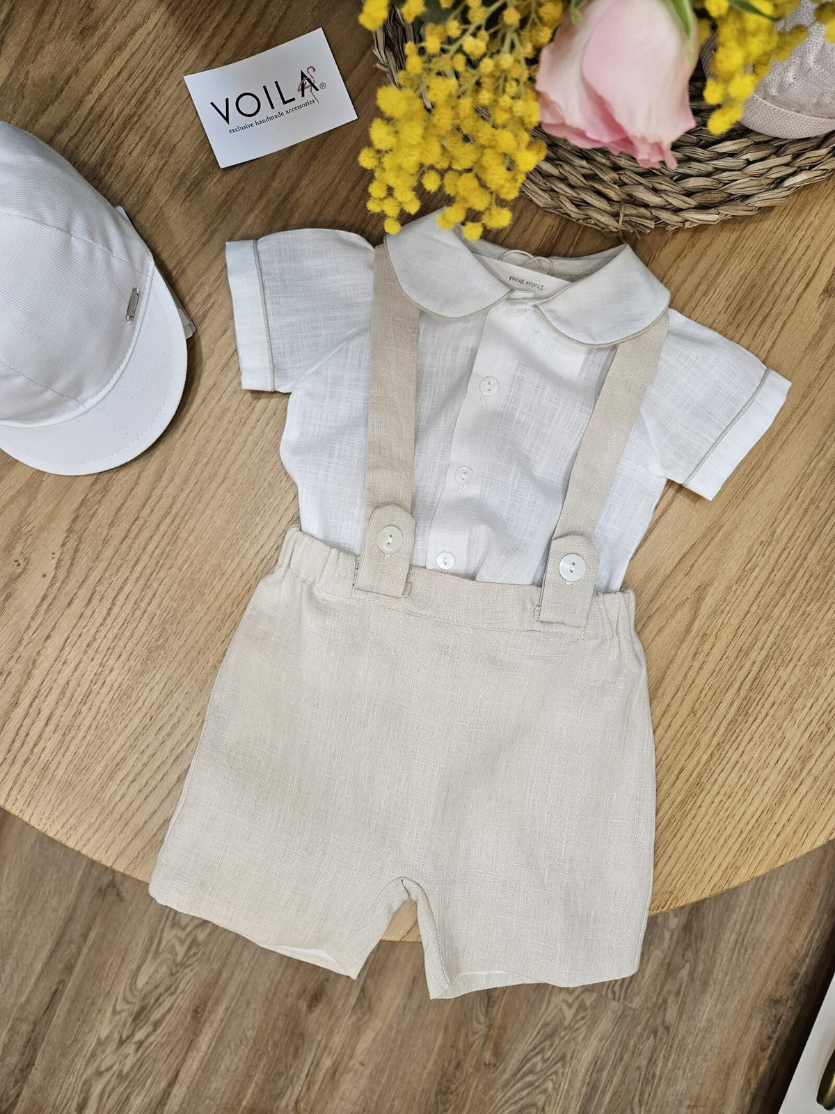Completo salopette e camicia in lino