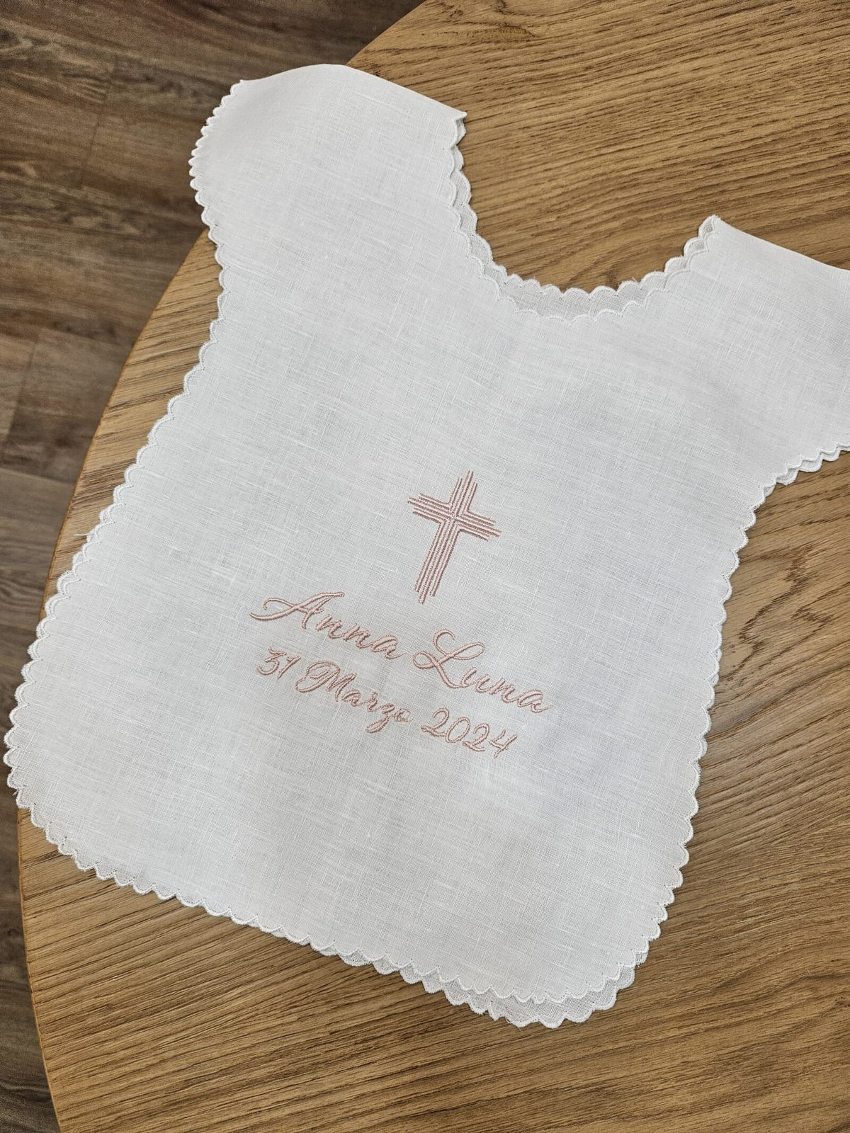 Camicino battesimale in lino con smerlo