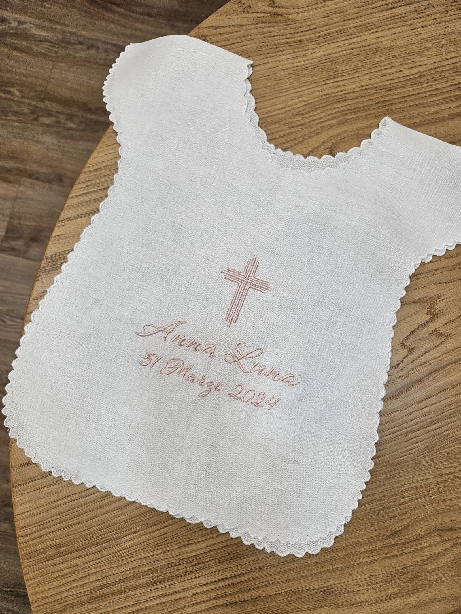 Camicino battesimale in lino con smerlo