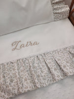 Lenzuolino con rouche a fiorellini