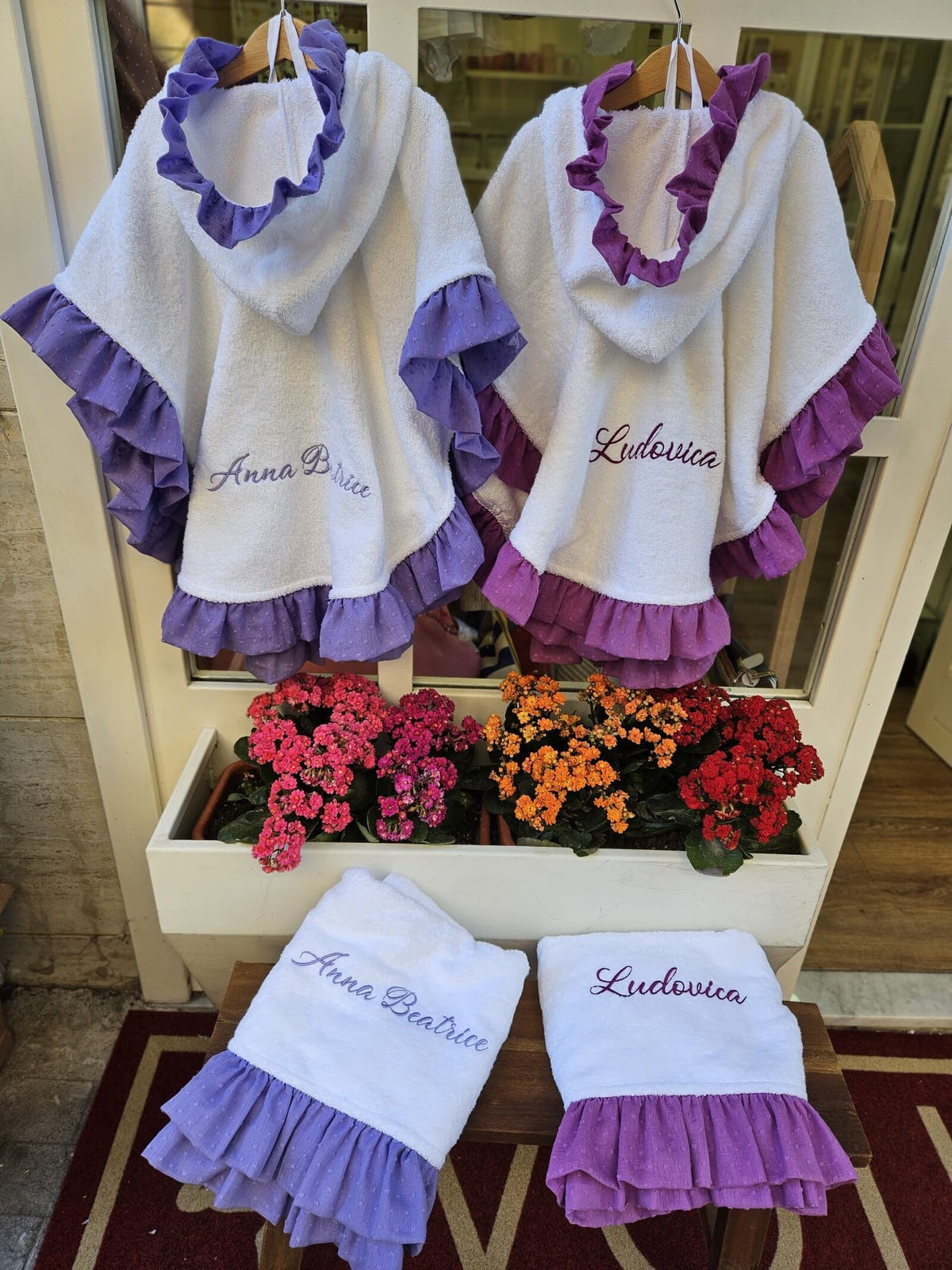 Accappatoio Poncho spugna con rouche in plumetis