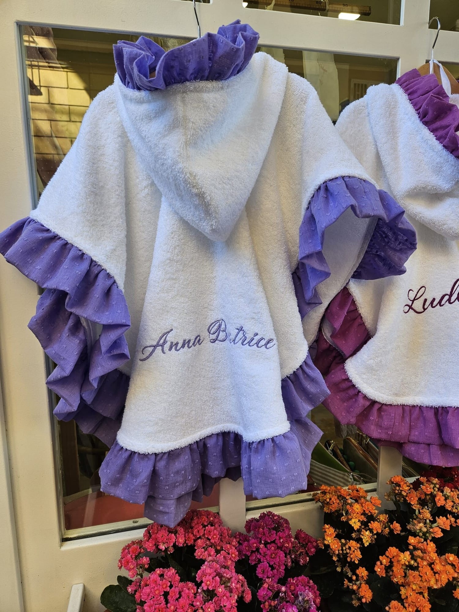 Accappatoio Poncho spugna con rouche in plumetis