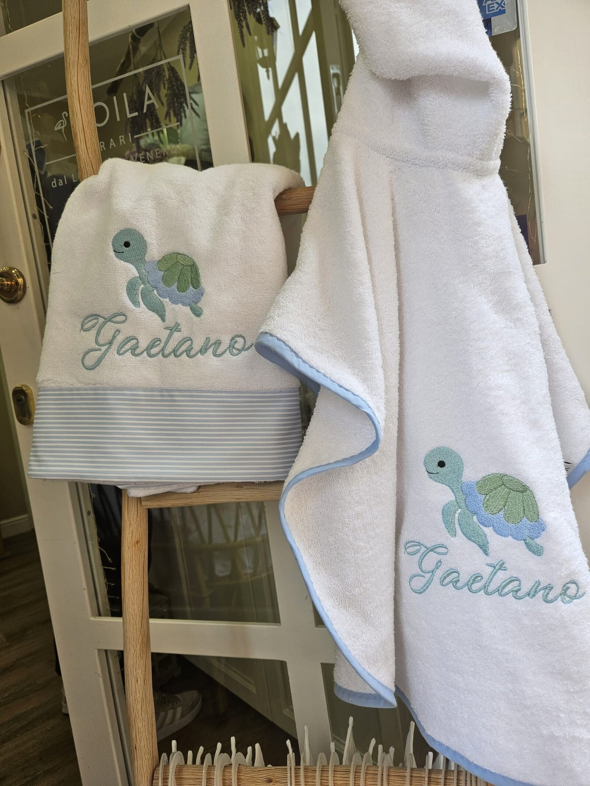 Coordinato bagno, accappatoio poncho e telo in spugna di cotone