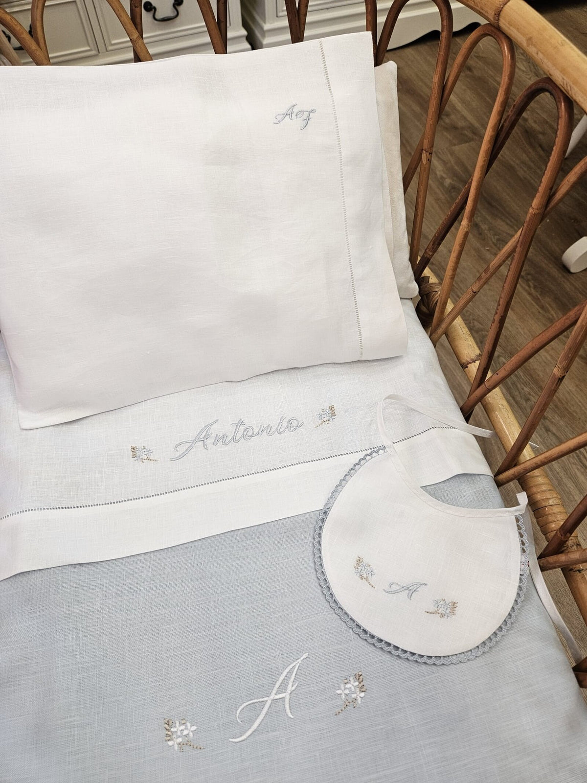 Coordinato nascita in puro lino