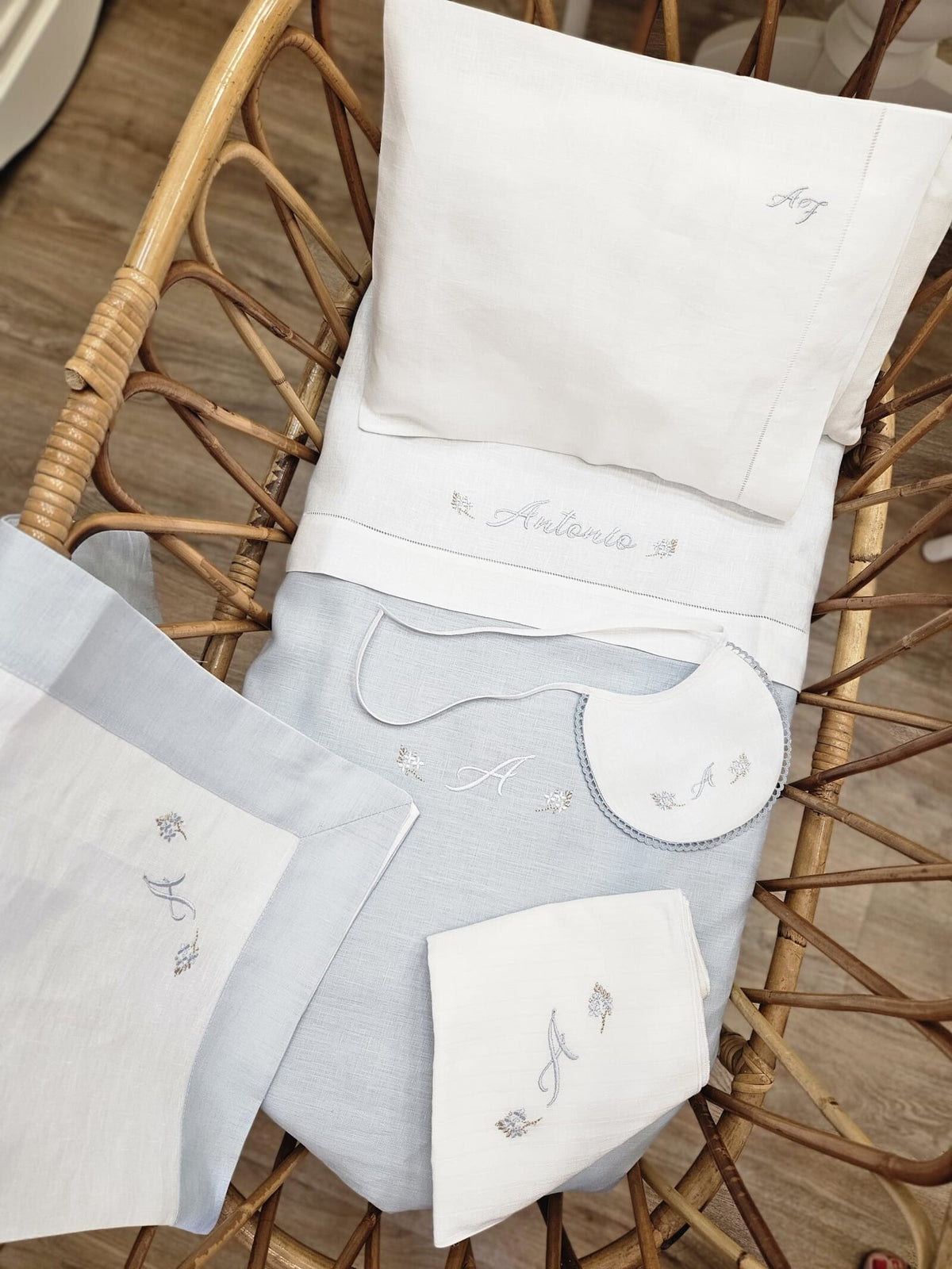 Coordinato nascita in puro lino