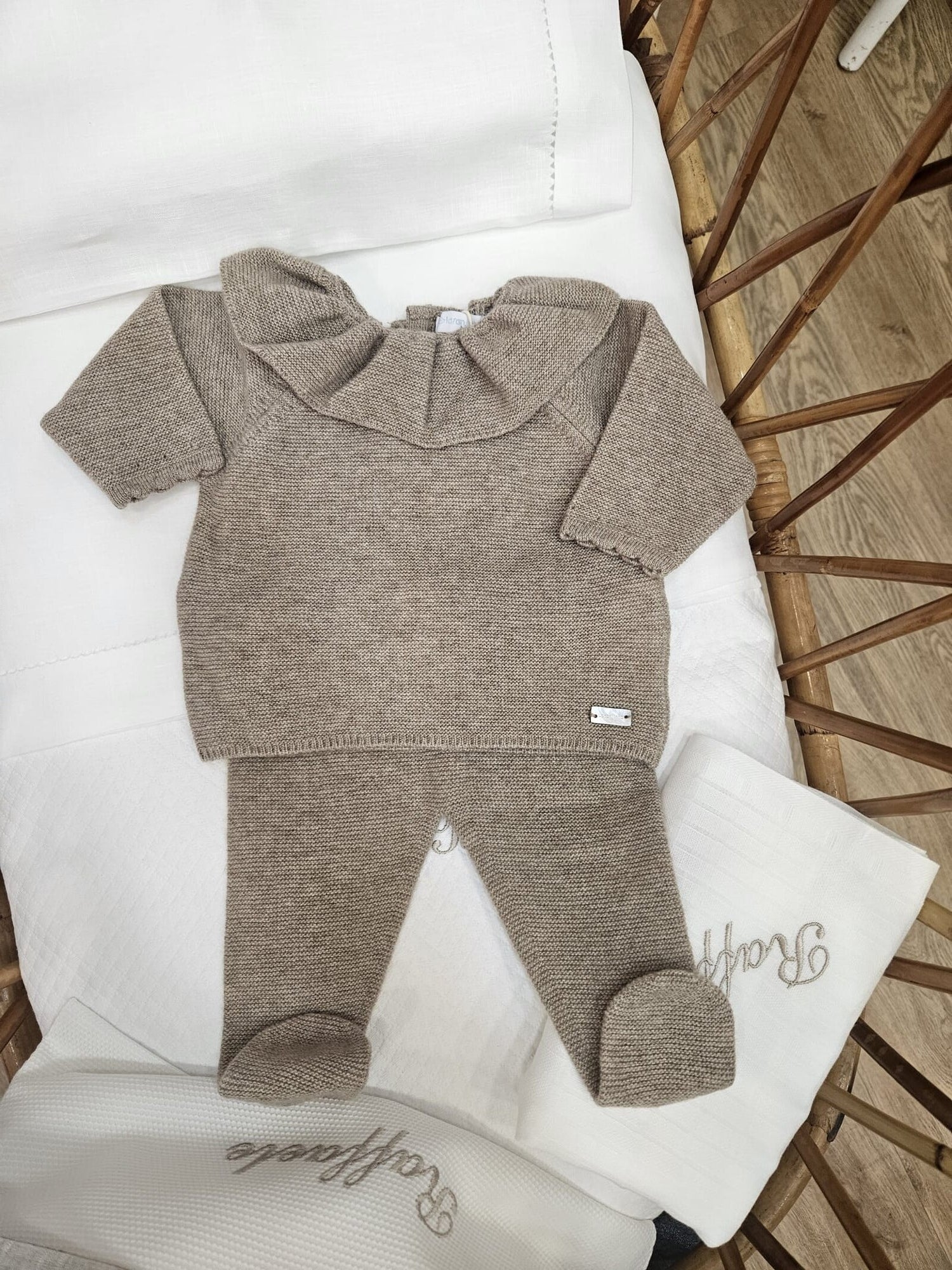 Completo due pezzi con rouche