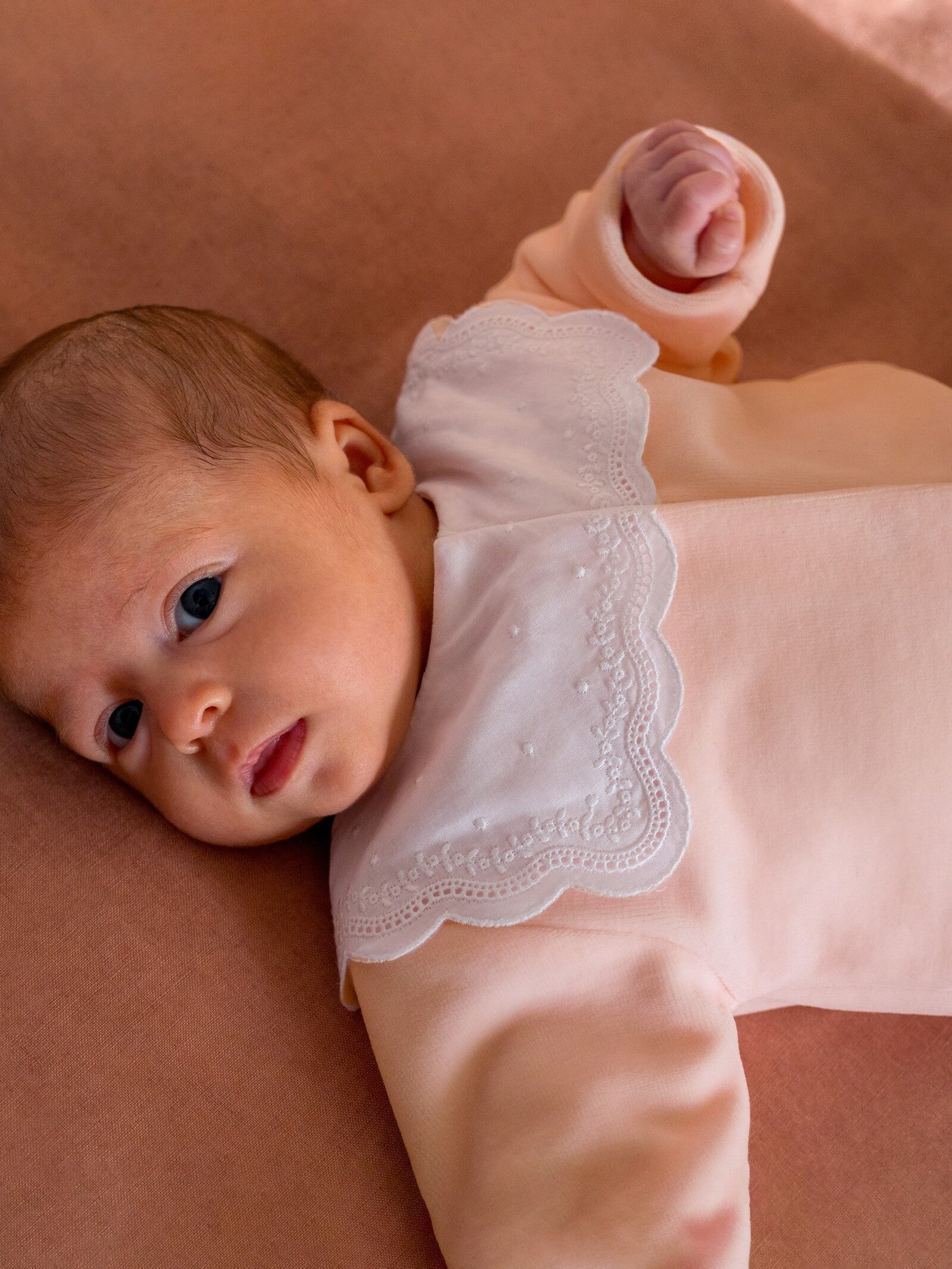 Tutina in velluto con colletto in pizzo sangallo