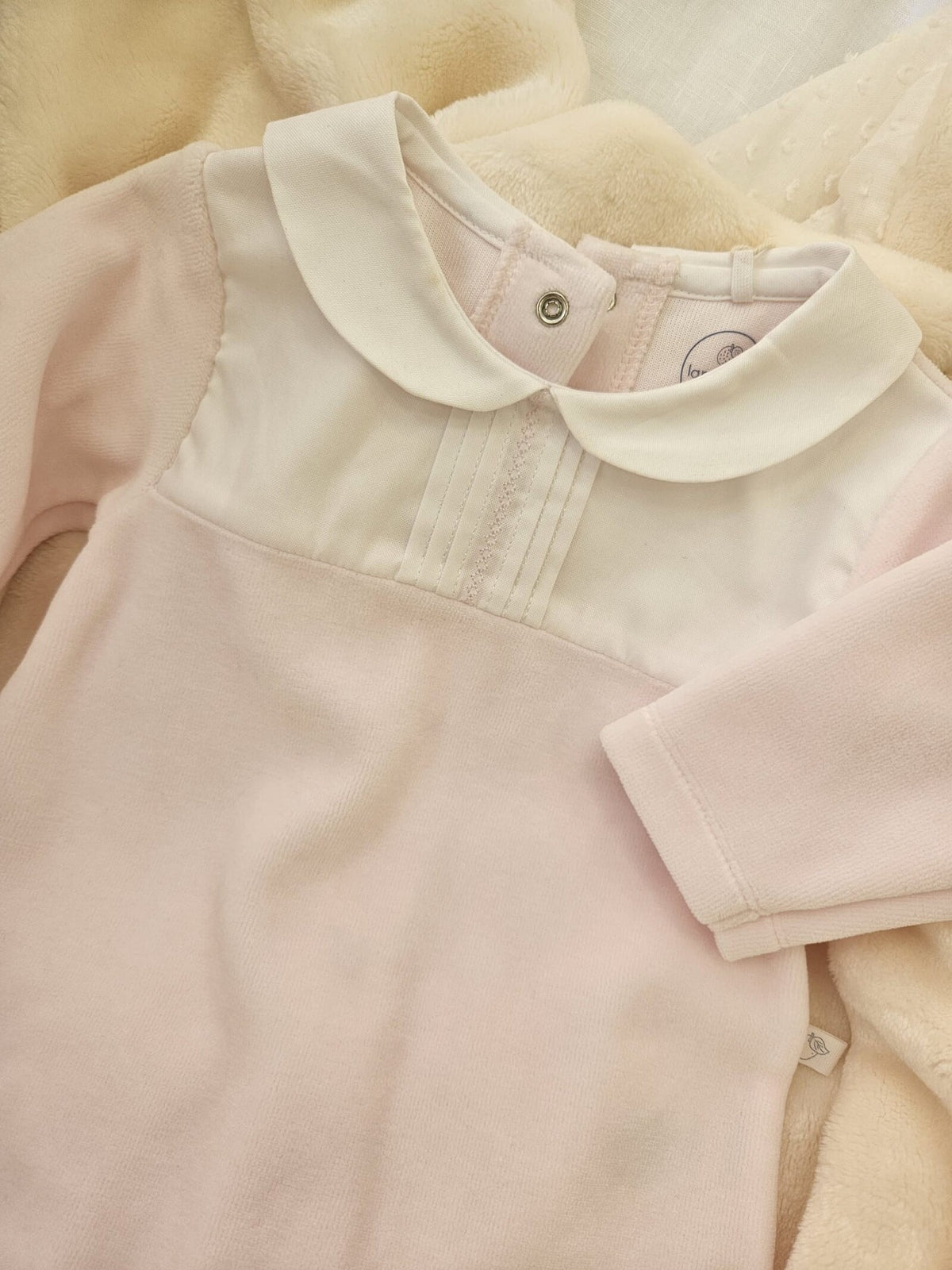 Tutina in velluto con tessuto effetto ricamato