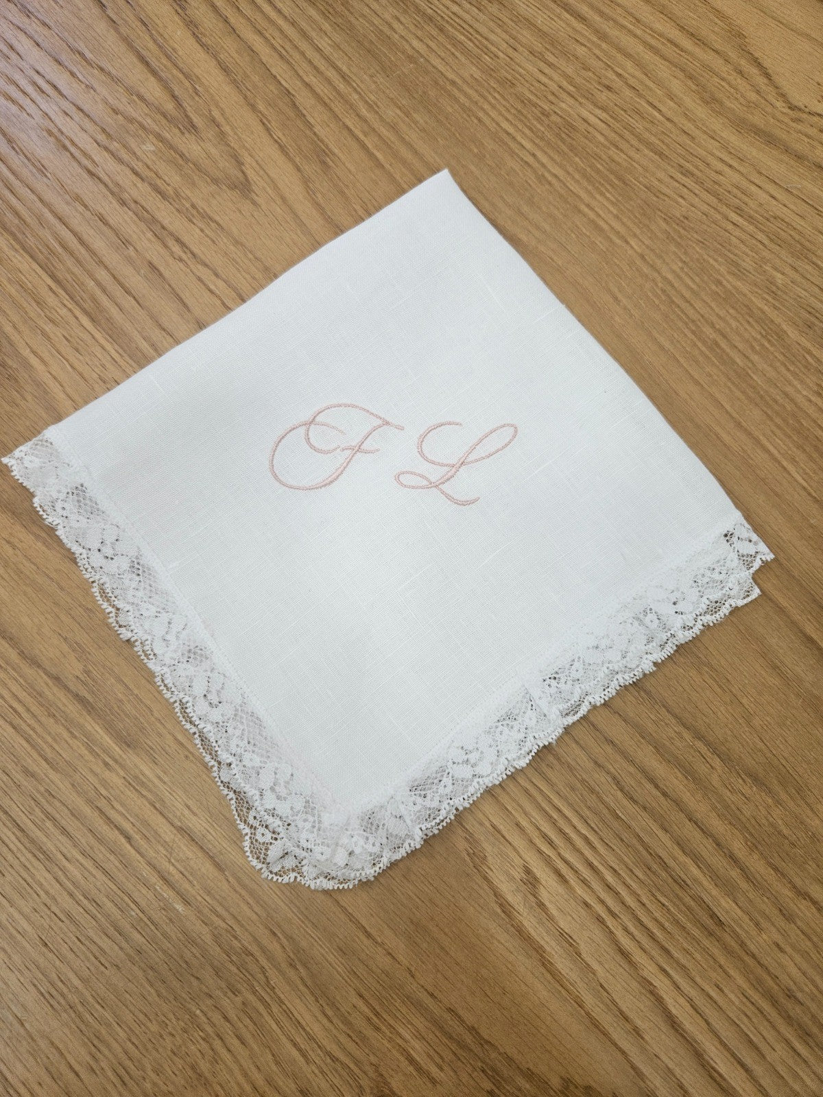 Bavaglino e fazzoletto battesimale con pizzo